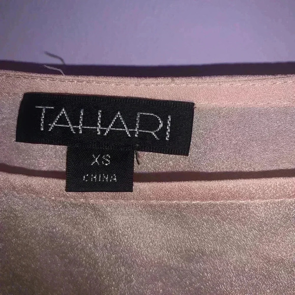 Tahari Long Sleeve Top - Picture 2 of 2